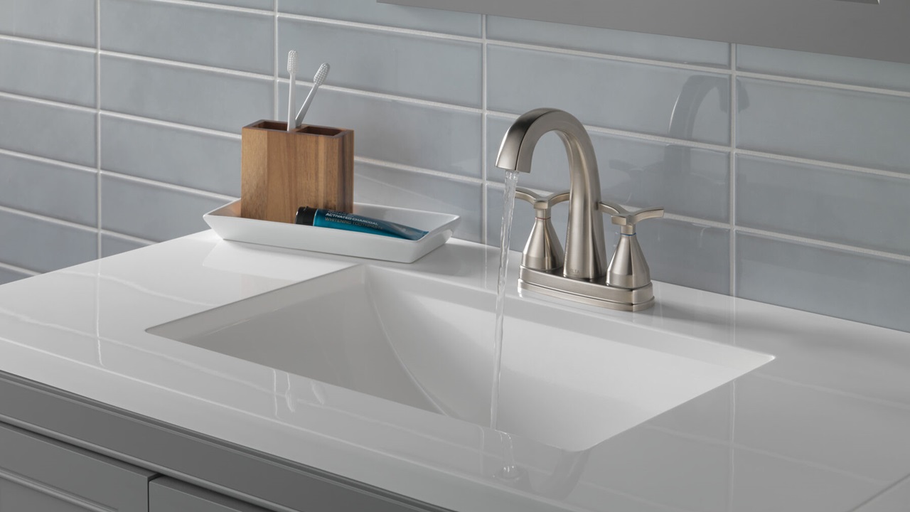 Maximizing Space in Small Bathrooms with the Right Faucet Choices